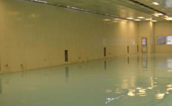 察雅自流平环氧地坪中涂